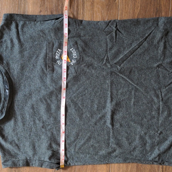 Primark in pizza we crust Pocket Roll Sleeve T-shirt - Picture 4 of 7